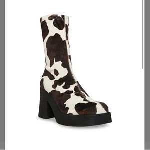 Steve Madden Klayton Camel/Brown Booties (Cow Print) Size 7.5